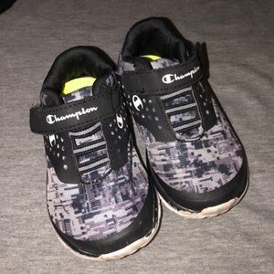 Champion shoes size 5 wide (kids)